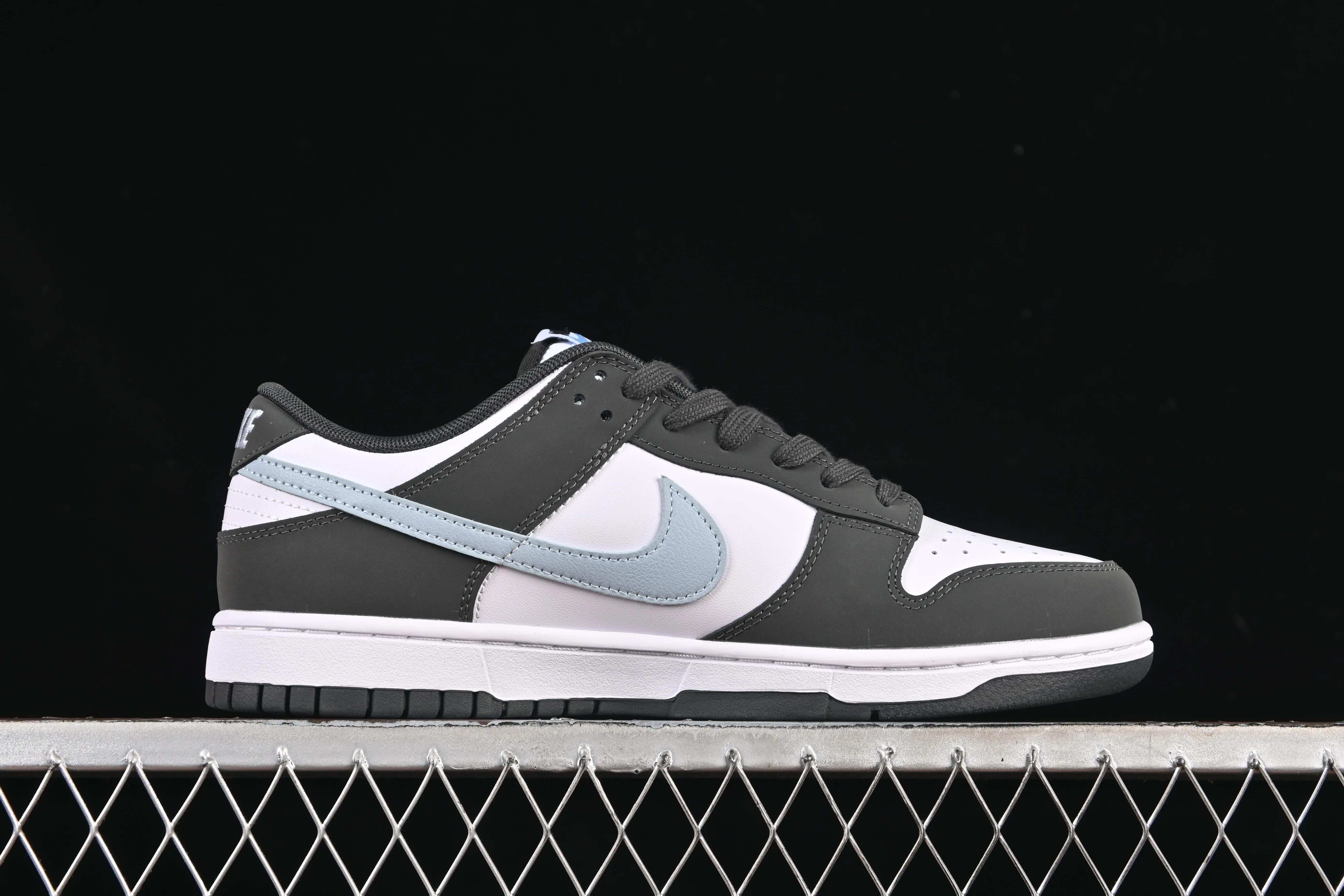 All categories Nk SB Dunk series Nk SB Dunk Low low-top sneakers Nike SB Dunk Low white anthracite low-top casual sneakers IB3079-100